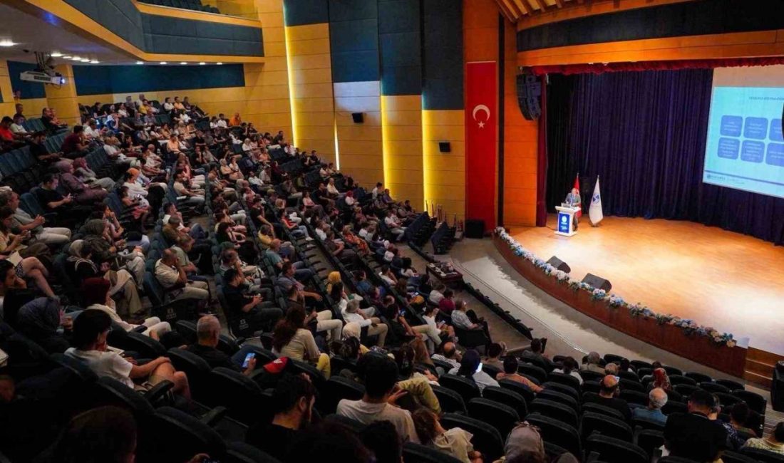 Sakarya Üniversitesi öğretmenlere tanıtıldı Sakarya Üniversitesinin, tercih ve tanıtım dönemine yönelik hazırlıklar çerçevesinde düzenlediği