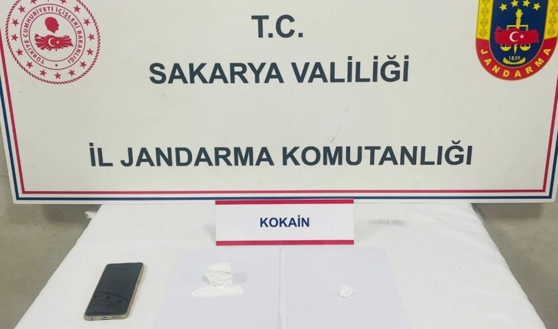 Sakarya’da jandarmanın gerçekleştirdiği uyuşturucu operasyonlarında gözaltına alınan 3 şüpheliden 1’i