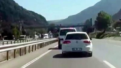 Sakarya’nın Taraklı ilçesinde çıkan orman yangınına müdahaleye giden arama kurtarma