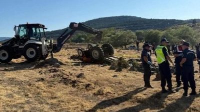 Bolu’nun Dörtdivan ilçesinde tarlada çalışırken devrilen traktörün altında kalan çift