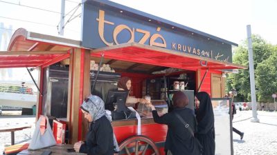 Kocaeli Büyükşehir Belediyesi iştiraklerinden Antikkapı A.Ş.’nin hayata geçirdiği “Taze Kruvasan&Kahve”