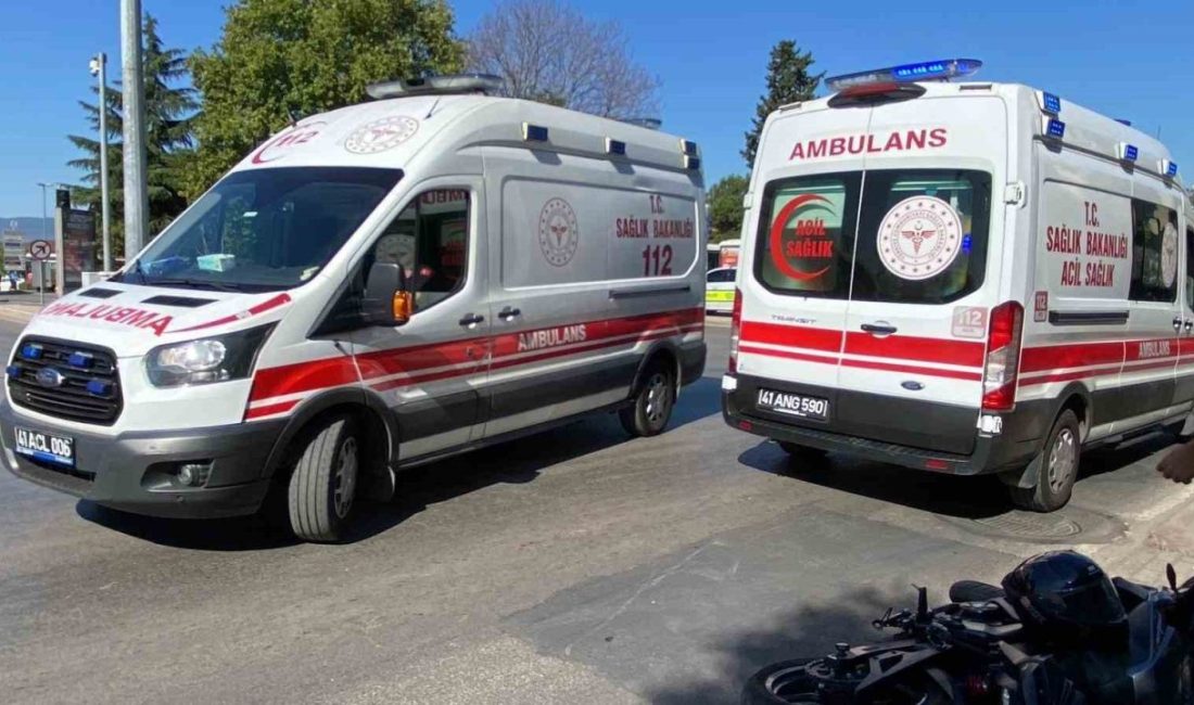Trafik ışıklarındaki yayaya motosiklet çarptı: Sürücü ve yaya yaralı Kocaeli’nin İzmit ilçesinde trafik ışıklarında yolun karşısına geçmeye çalışan yayaya