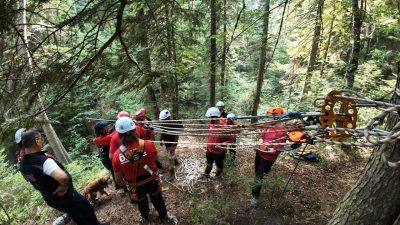 DÜZCE(İHA) – Düzce Arama Kurtarma Ekibi DAKE’nin düzenlediği arazide arama