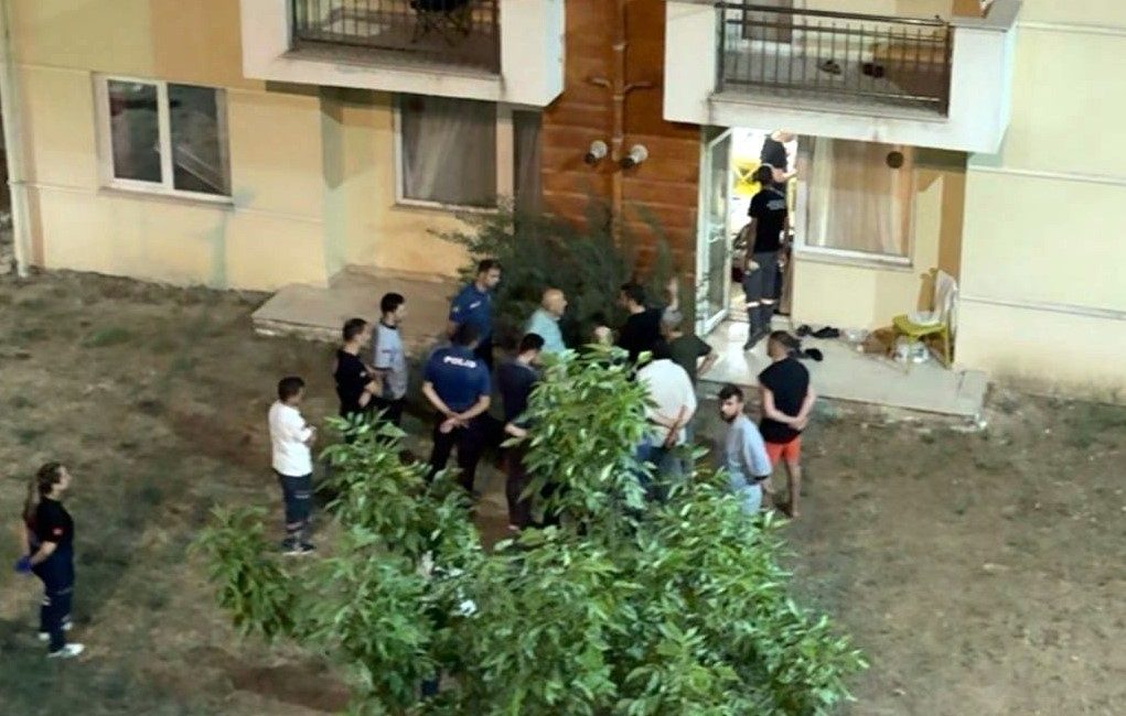 Üniversite öğrencisi yalnız yaşadığı apartın banyosunda ölü bulundu Sakarya’nın Serdivan ilçesinde bir üniversite öğrencisi, kaldığı apartta ölü bulundu.