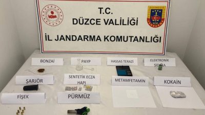 DÜZCE(İHA) – Düzce’de Jandarma ekipleri tarafından yapılan operasyonda bir evde