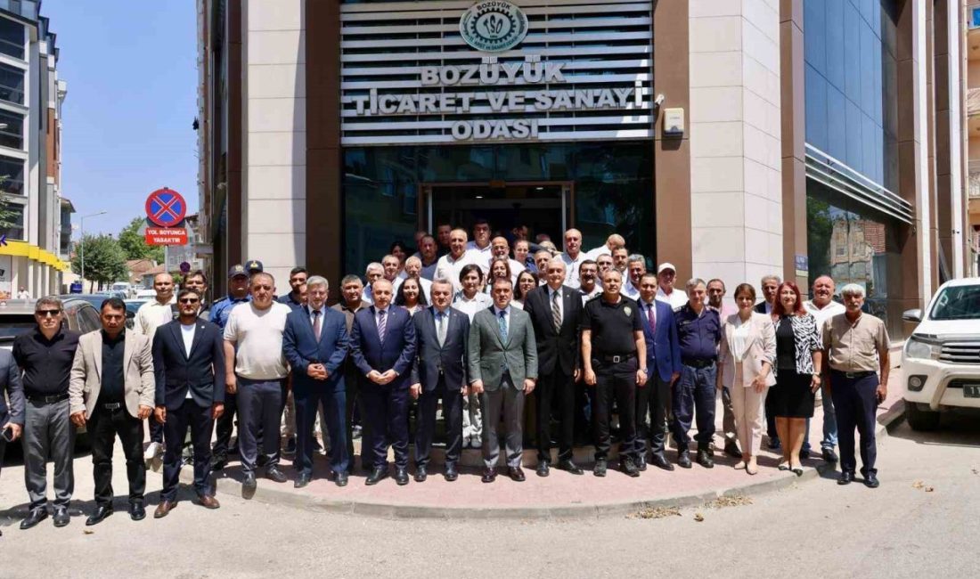 Vali Sözer, muhtarların sorunlarını dinledi Bilecik Valisi Faik Oktay Sözer, mahalle ve köy muhtarlarının sorunlarını