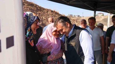 Bilecik Valisi Faik Oktay Sözer, geçtiğimiz günlerde yangından etkilenen Soğucakpınar