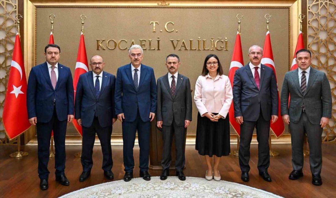 Valiler Kocaeli’nde düzensiz göçü görüştü Bilecik Valisi Faik Oktay Sözer, Kocaeli’nde düzenlenen 10’uncu Bölge Düzensiz
