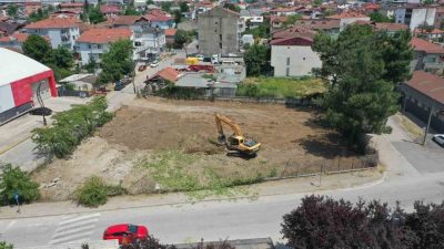 Başiskele’deki Vezirçiftliği Mahallesi’nde yapımına başlanan kapalı spor salonu için ilk