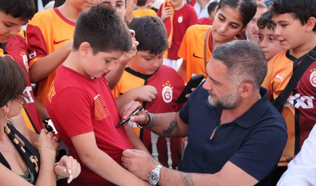 Yalova’da Galatasaray gecesi Yalova Galatasaray Taraftarları Derneği’nin düzenlediği gecede, Süper Lig Kupası ve