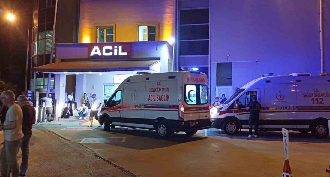 Yalova’da sünnet düğününde tavuklu pilav yiyen 100 kişi hastanelik oldu Yalova’nın Çınarcık ilçesine bağlı Teşvikiye beldesinde sünnet düğününde tavuklu pilav