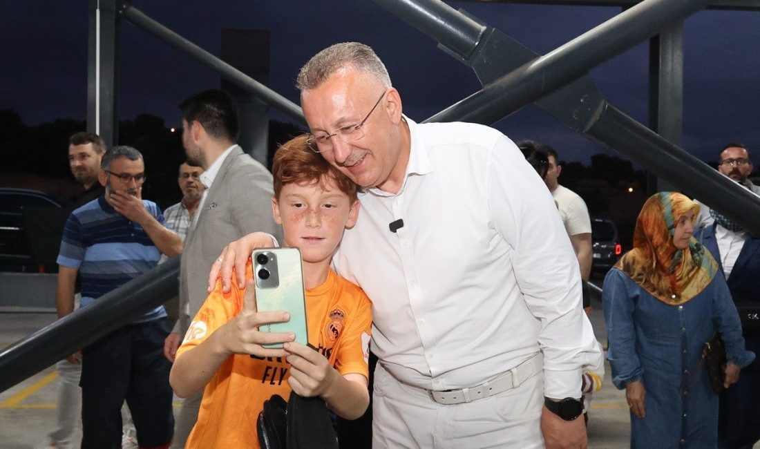 Adapazarı Belediyesi’nin yaz etkinlikleri çerçevesinde düzenlediği “Çocuk Sineması” programı, Korucuk