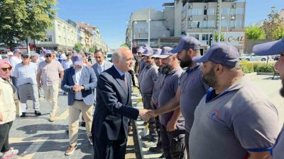 DÜZCE(İHA) – Düzce Belediyesi tarafından kent genelinde temizlik kampanyası başlatıldı.