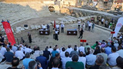 Düzce Belediye Meclisi tarihinde bir ilke imza attı, meclis toplantısı
