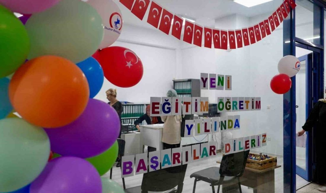 2 bin öğrenciye kırtasiye desteği Düzce Belediye Başkanı Dr. Faruk Özlü’nün talimatıyla her eğitim öğretim