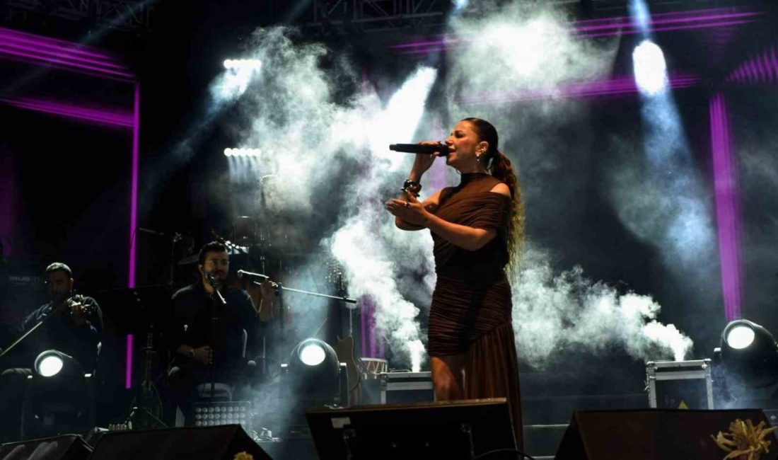 35. Uluslararası Kültür ve Sarımsak Festivali’nde Merve Özbey ve Hasan Yılmaz rüzgarı esti Kastamonu’nun Taşköprü ilçesinde düzenlenen 35. Uluslararası Kültür ve Sarımsak Festivali’nde
