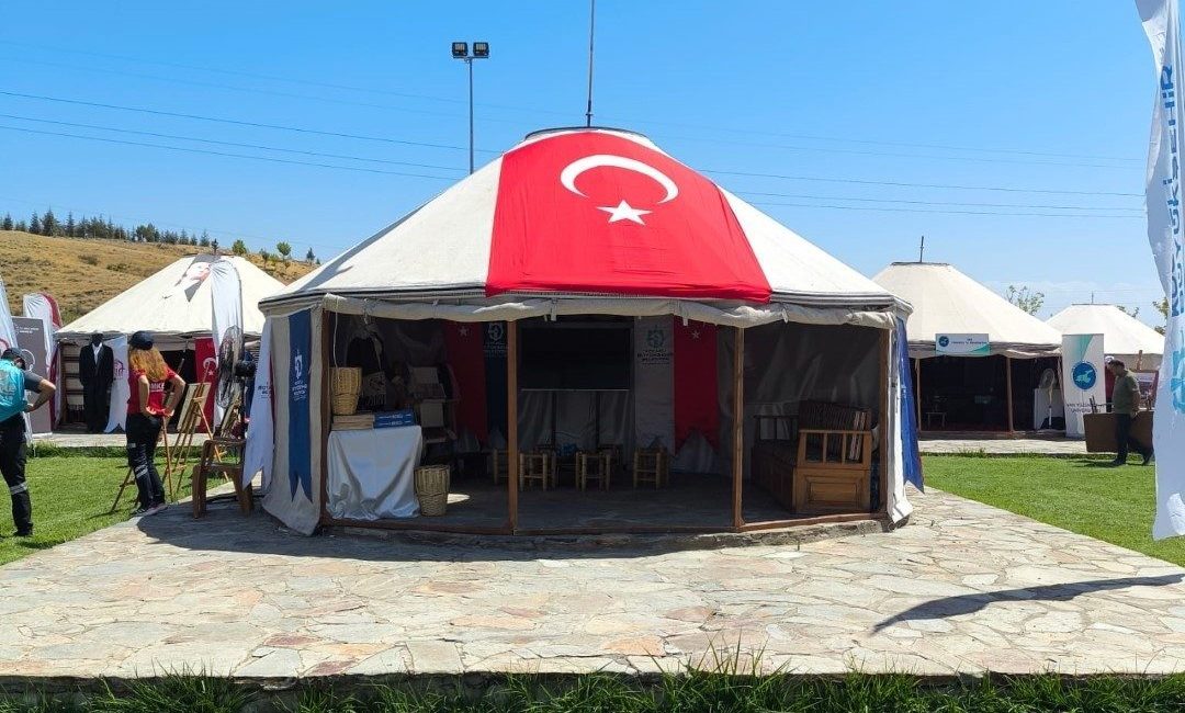 Ahlat’ta Kocaeli rüzgarı Kocaeli Büyükşehir Belediyesi, Malazgirt Zaferi’nin 954. yıl dönümü etkinliklerinde açtığı