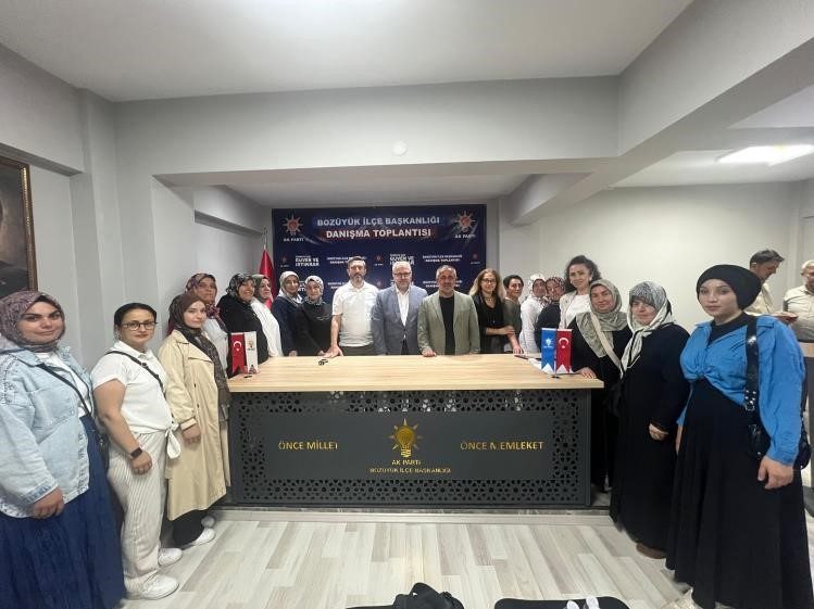 AK Parti Bozüyük İlçe Yönetim Kurulu’nun haftalık olağan toplantısı, Bilecik