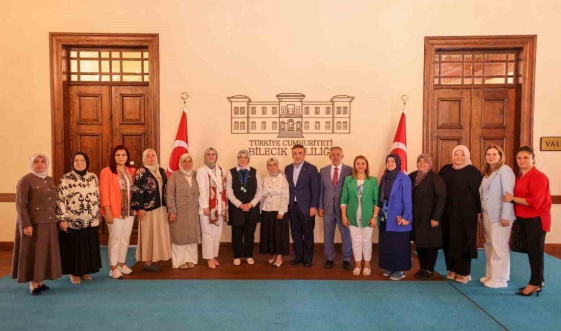 AK Parti heyetinden Bilecik’te önemli buluşma AK Parti Genel Merkez Kadın Kolları Başkanı ve İstanbul Milletvekili