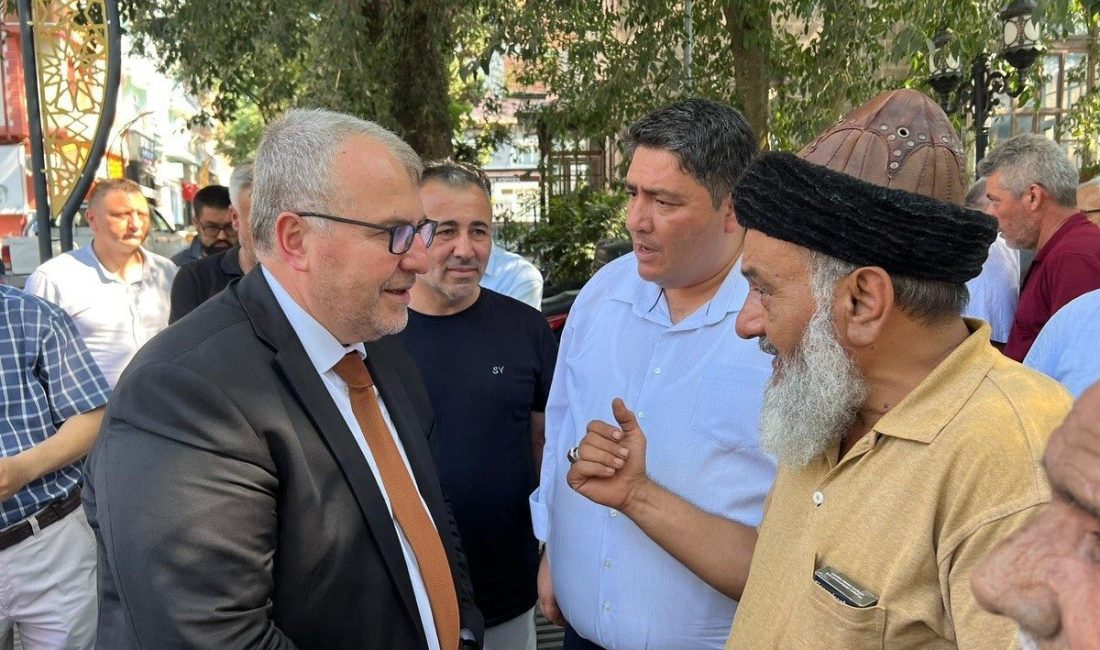 AK Parti, Söğüt’te vatandaşlarla buluştu AK Parti Bilecik Milletvekili Halil Eldemir ve AK Parti Bilecik