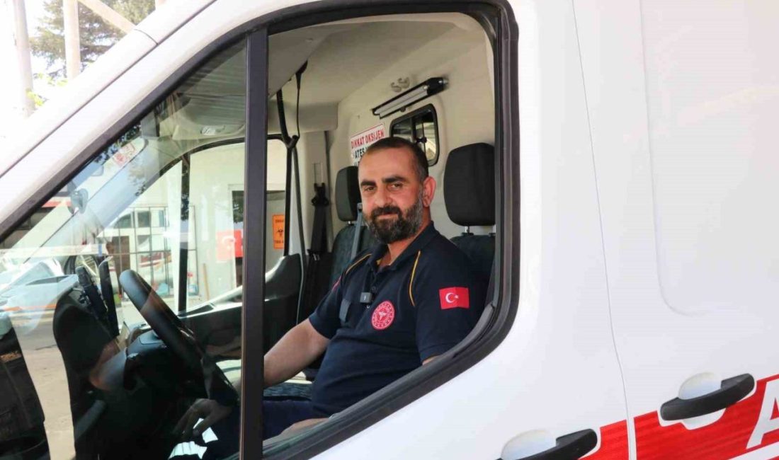 DÜZCE (İHA) – Düzce’de görevli ambulans şoförü Kenan Alemdar, müdahale