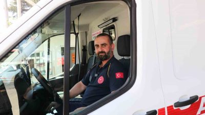 DÜZCE (İHA) – Düzce’de görevli ambulans şoförü Kenan Alemdar, müdahale