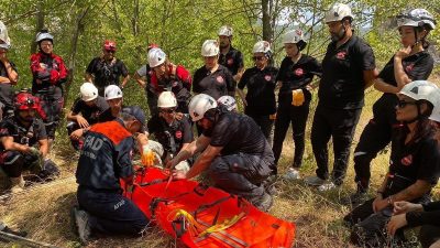 DÜZCE(İHA) – Kızılelma Arama Kurtarma ekibi, Düzce Hasanlar Barajı mevkiinde,