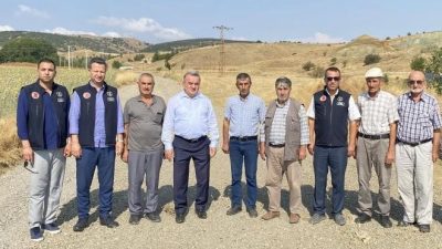 Bozüyük Kaymakamı Adem Öztürk, Yeniçepni köyünde devam eden kırık asfalt