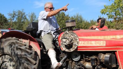 Sakarya’nın Akyazı ilçesinde ormanlık alanda çıkan, havadan ve karadan müdahaleyle