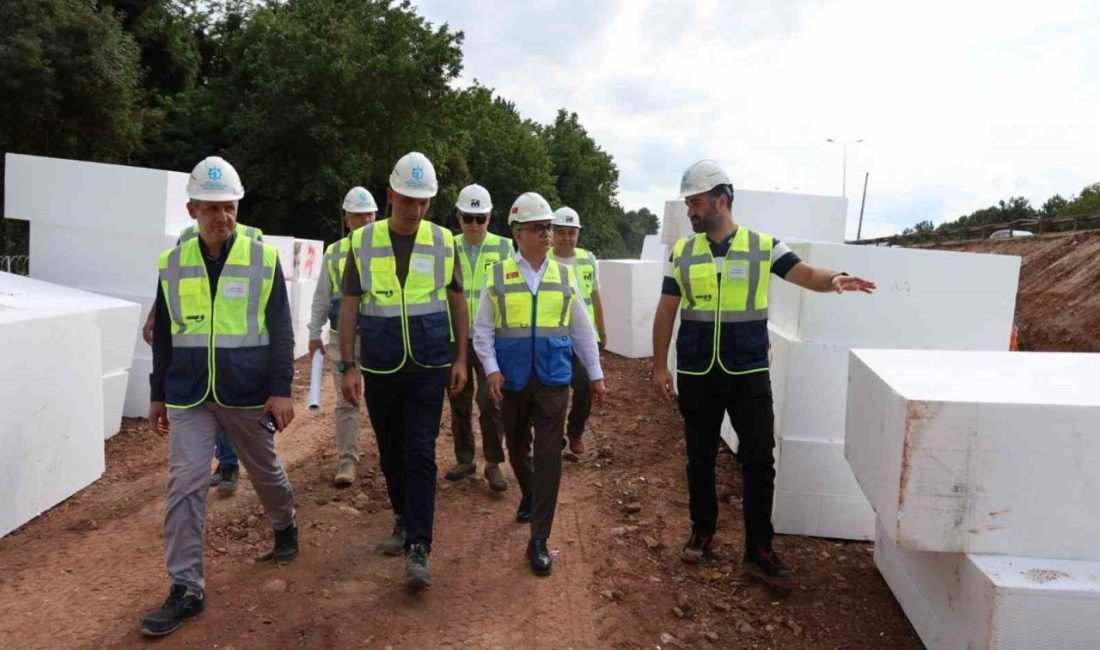 Baraçlı’dan dev projeye kalite ve hız vurgusu Kocaeli Büyükşehir Belediyesi Genel Sekreteri Dr. Hayri Baraçlı, D-130 Karayolu