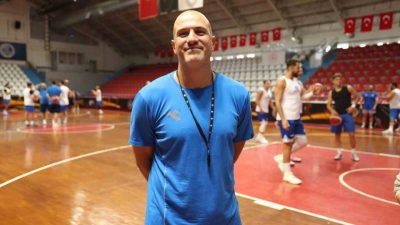 Türkiye Basketbol Ligi’ne davetle dönüş yapan Kocaeli BŞB Kağıtspor’da başantrenör