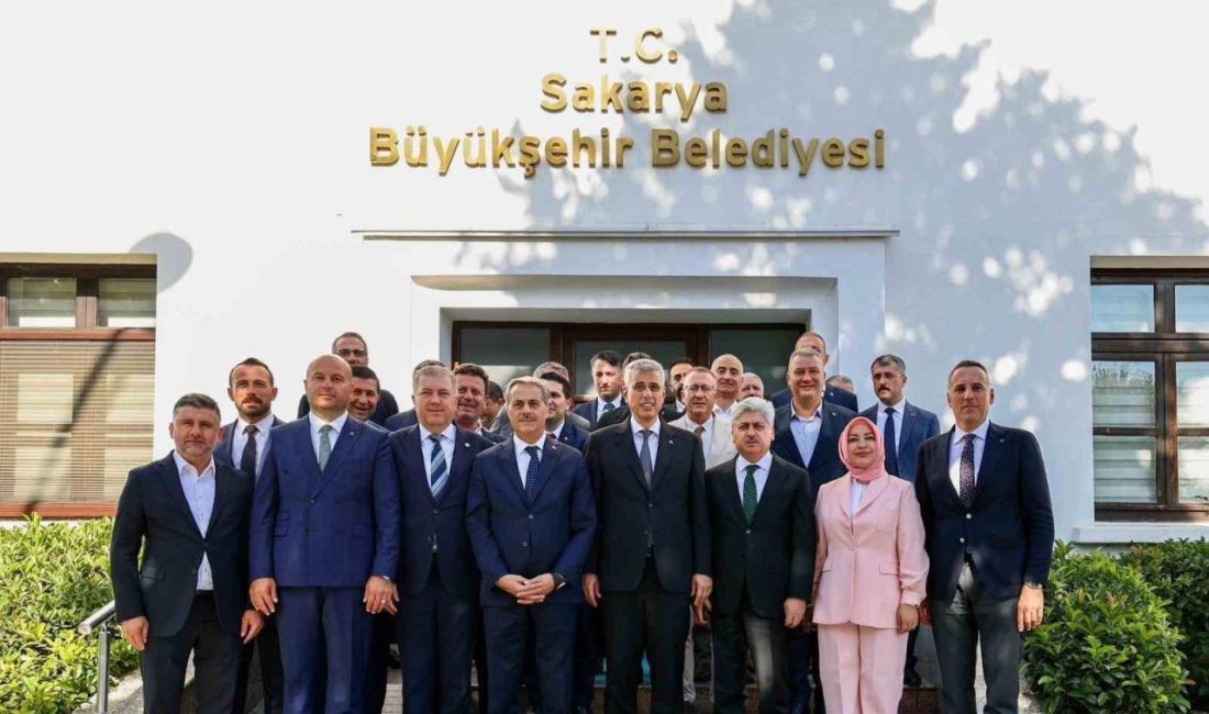 Başkan Alemdar: “Şehrimizin sağlık altyapısı her geçen gün güçleniyor” Sağlık Bakanı Prof. Dr. Kemal Memişoğlu, Sakarya Büyükşehir Belediyesi’ni ziyaret