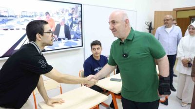 Darıca Belediyesi, ücretsiz kurslarla gençlere yol arkadaşlığı yaparak tercih döneminde