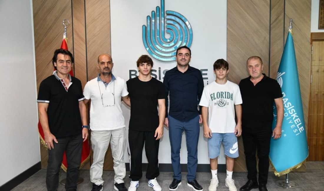 Başkan Özlü başarılı sporcuları ağırladı Başiskele Belediye Başkanı Yasin Özlü, sporda Kocaeli’nin gururu olan başarılı