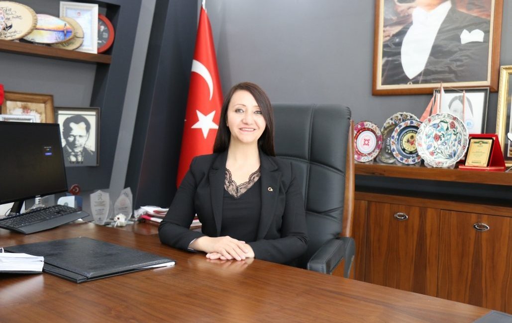 Pazaryeri Belediye Başkanı Zekiye Tekin, ilçelerinde kurulan panayıra gölge düşürmeye