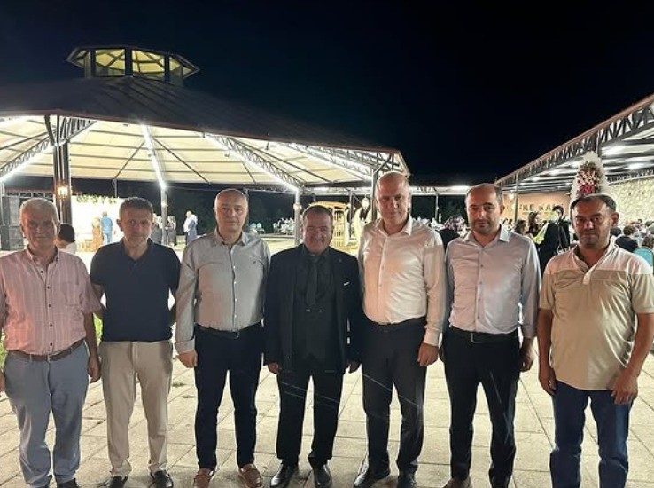 Osmaneli Belediye Başkanı Bekir Torun, Belediye Meclis Üyeleri ile birlikte