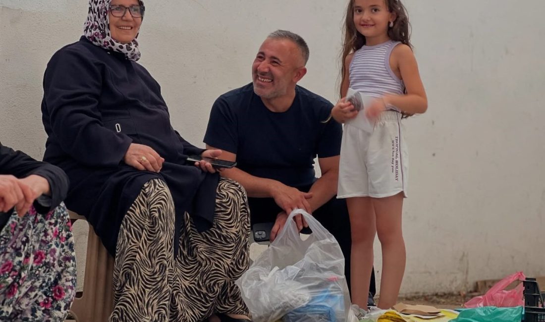 Başkan Yıldırım, pazar esnafının sorunları dinledi AK Parti Bilecik İl Başkanı Serkan Yıldırım, Hürriyet Mahallesinde yer