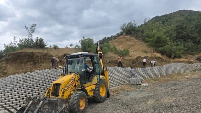 Bilecik merkeze bağlı Bayırköy beldesinde bulunan mesire alanında düzenleme çalışmaları