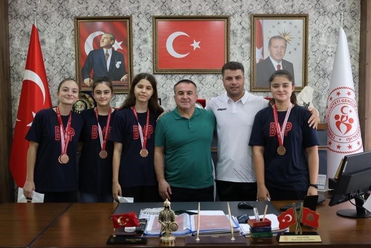 Bilecikli sporculardan ANALİG’ de büyük başarı Afyonkarahisar’da düzenlenen Anadolu Yıldızlar Ligi (ANALİG) Müsabakalarında derece elde eden