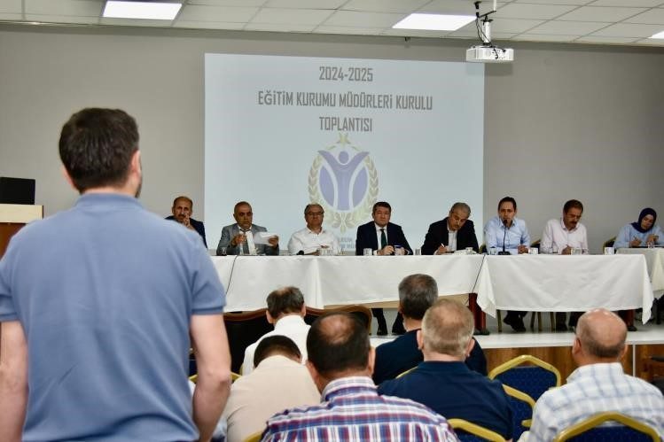 Bilecik’te eğitim hizmetleri masaya yatırıldı Bilecik İl Milli Eğitim Müdürü Serdal Şimşek başkanlığında, Eğitim Kurumu