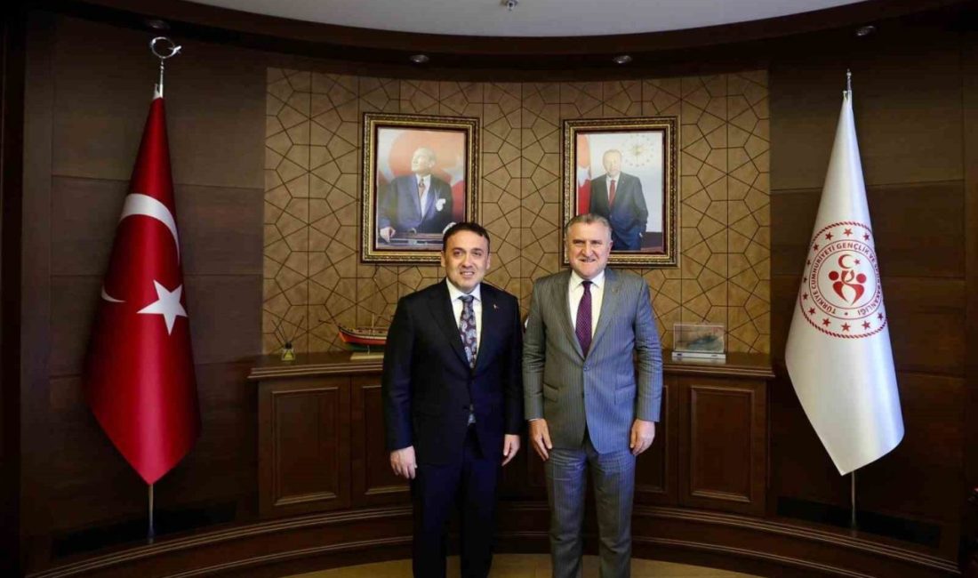 Bilecik Valisi Faik Oktay Sözer, Gençlik ve Spor Bakanı Osman
