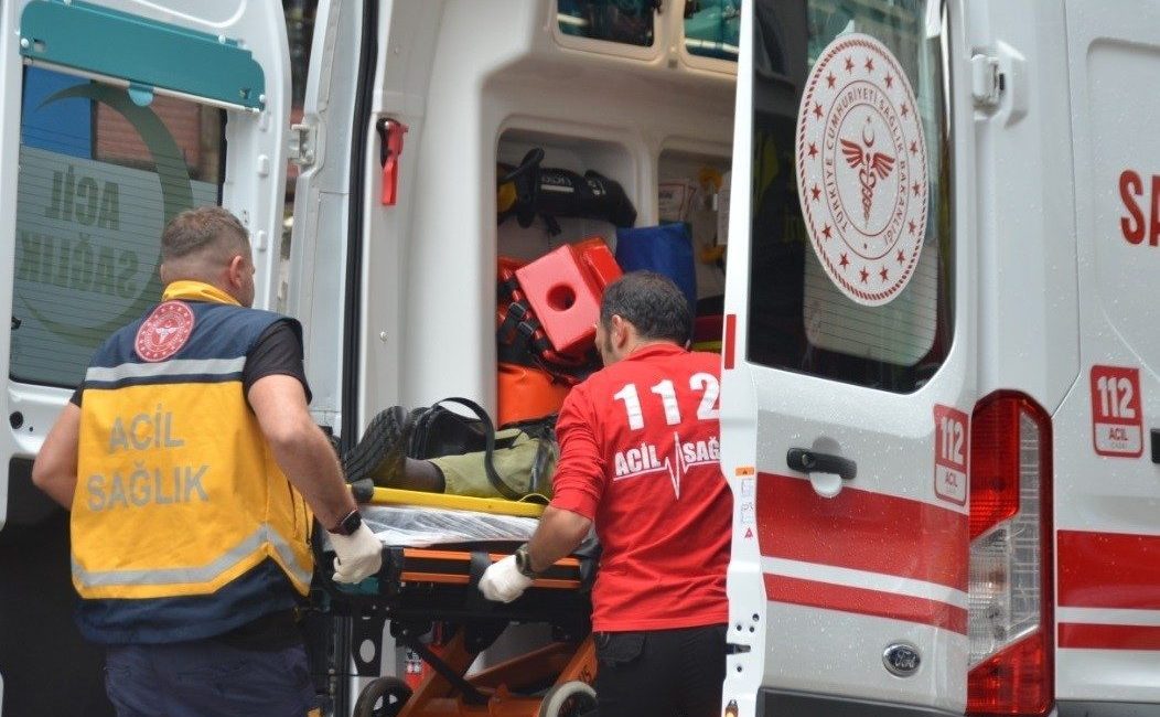 Bilecik’te hafif ticari araç ile otomobil çarpıştı, 2 yaralı Bilecik’te seyir halindeki hafif ticari araç ile otomobilin çarpışması sonucu