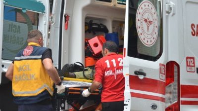 Bilecik’te seyir halindeki hafif ticari araç ile otomobilin çarpışması sonucu