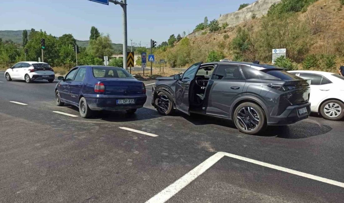 Bilecik’te iki otomobil çarpıştı: 1 yaralı Bilecik’te iki otomobilin çarpıştığı trafik kazasında hafif şekilde yaralanan 1