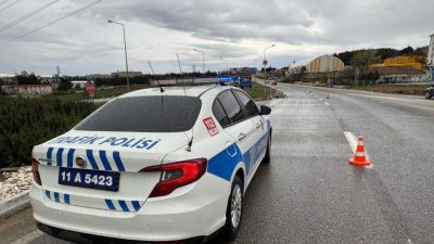 Bilecik’te meydana gelen trafik kazasında 2 kişi yaralandı. Kaza; Bilecik-Bursa-Yenişehir