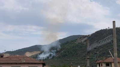 Bilecik’te ormanlık alanda çıkan yangın helikopter desteği ile kısa sürede