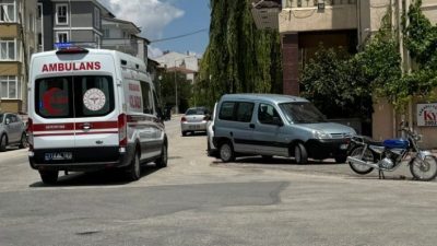 Bilecik’te hafif ticari araç ile bisikletin çarpışması sonucu meydana gelen