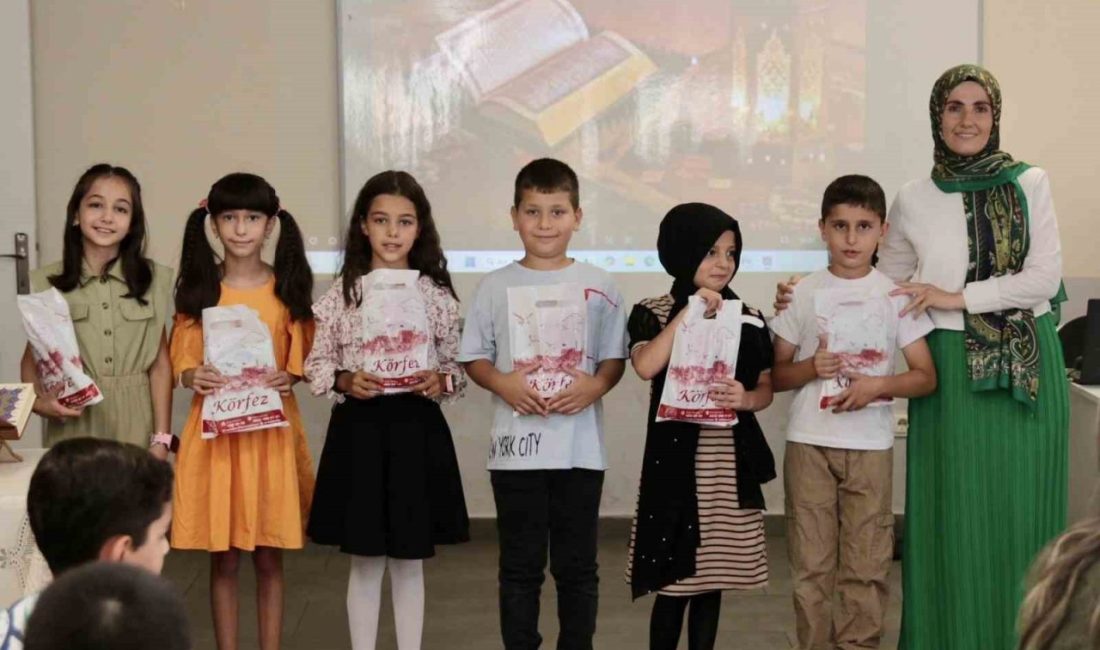 Bilgi evi öğrencilerine Kur’an’a geçiş töreni düzenlendi Körfez Belediyesi Cahit Zarifoğlu Bilgi Evi’nde temel dini eğitimlerini başarıyla