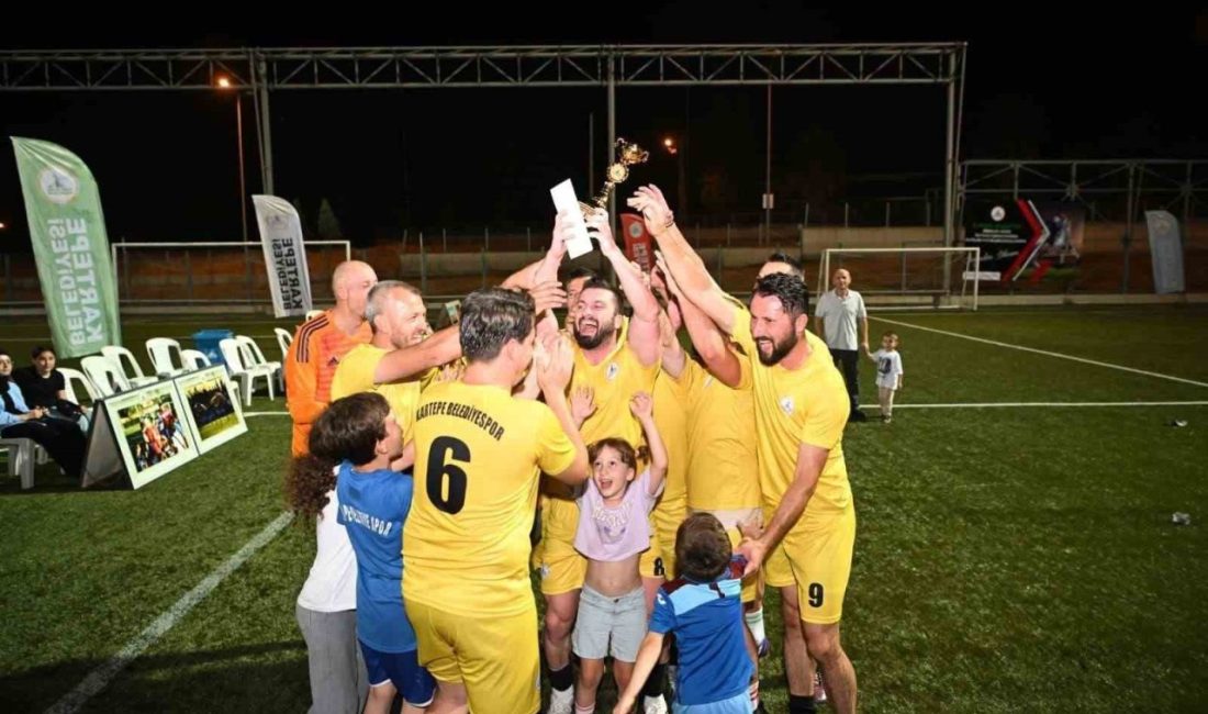 Birimler arası turnuvanın şampiyonu “Gençlik ve Spor” oldu Kartepe Belediyesi tarafından personel arasındaki birlik ve beraberliği güçlendirmek amacıyla