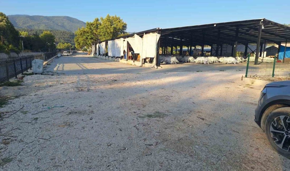 Bolu’da bıçaklı alacak-verecek kavgası: 1 yaralı Bolu’nun Mudurnu ilçesinde alacak-verecek meselesi nedeniyle çıkan kavgada 1 kişi